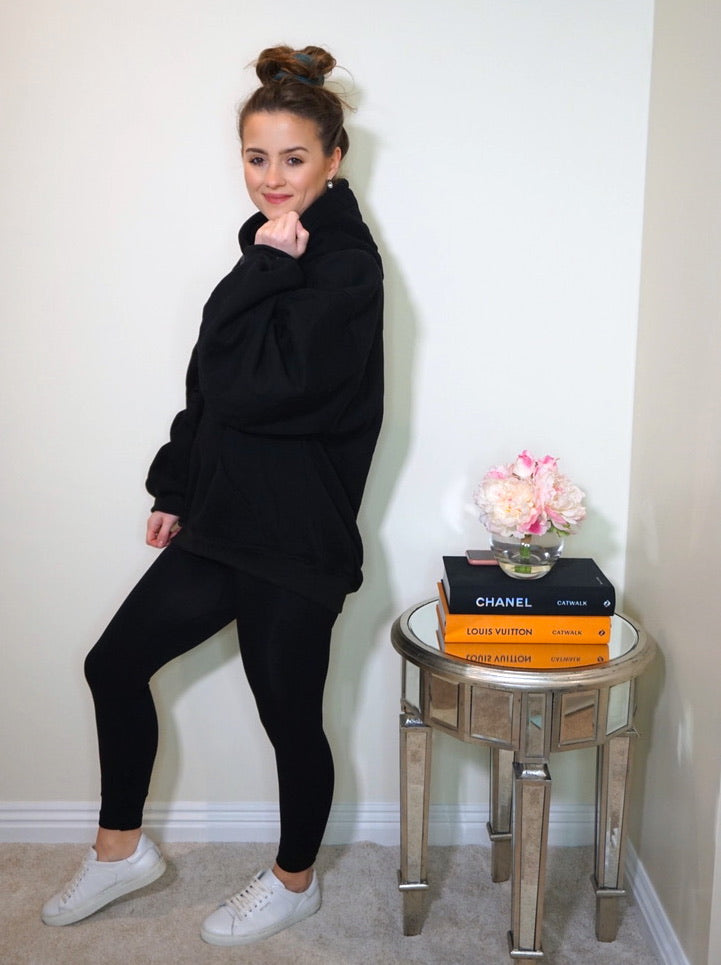 Oversized hoodie store and leggings outfit